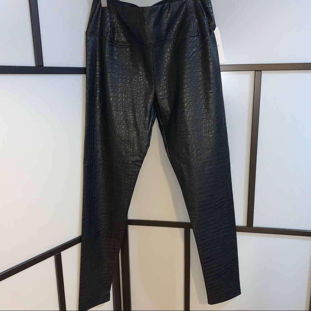 🆕7 for All Mankind Vegan Patterned Leggings - Picture 3 of 8